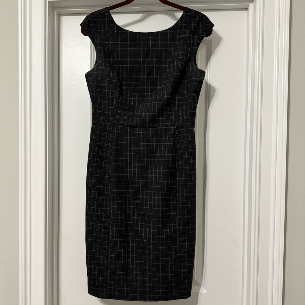 Banana Republic grey plaid cap sleeve sheath pencil dress